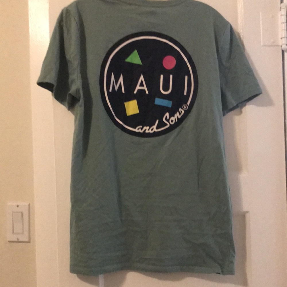 Maui and sons T-shirt
